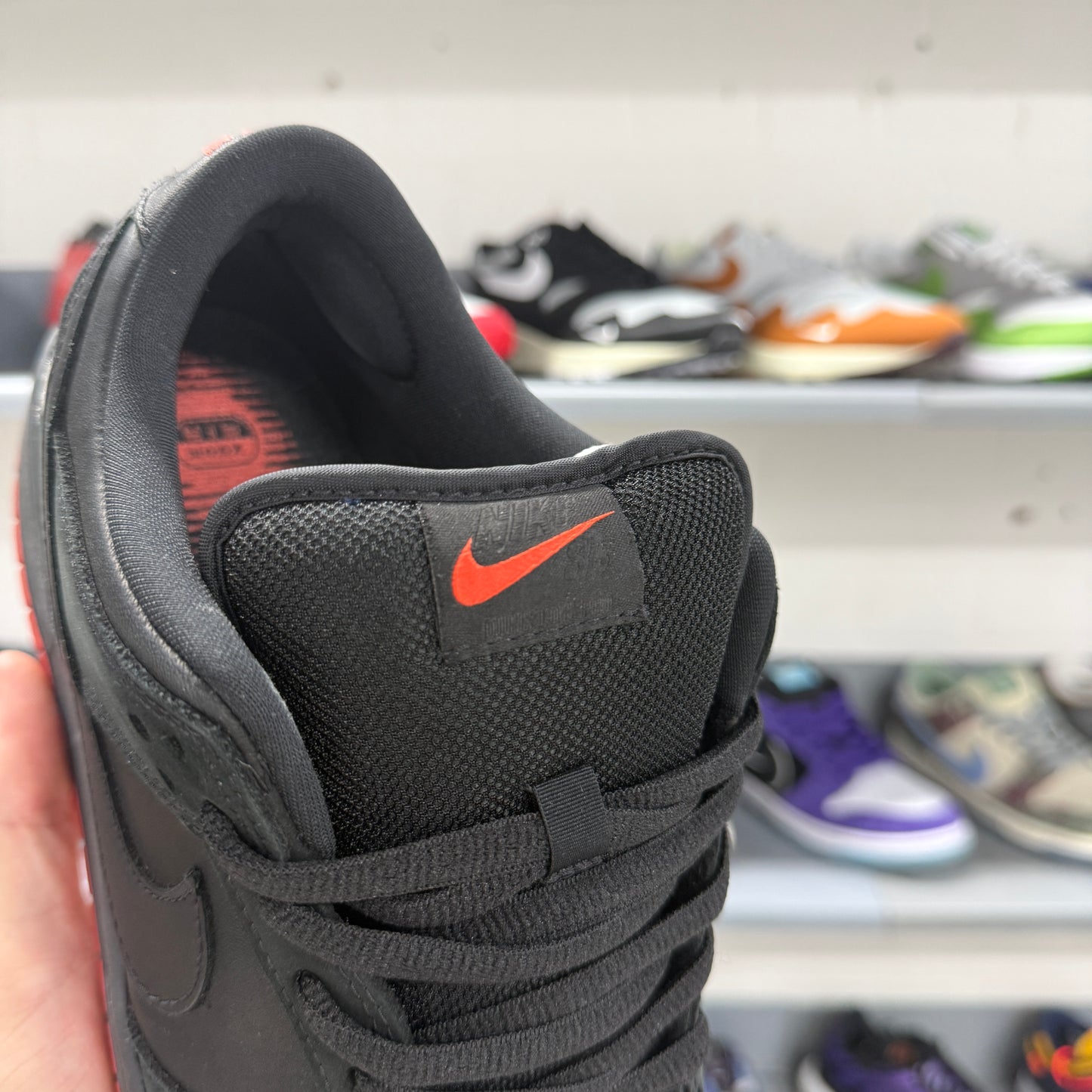 Nike SB Dunk low 'Jeff Staples Black Pigeon' (2017) *USED*