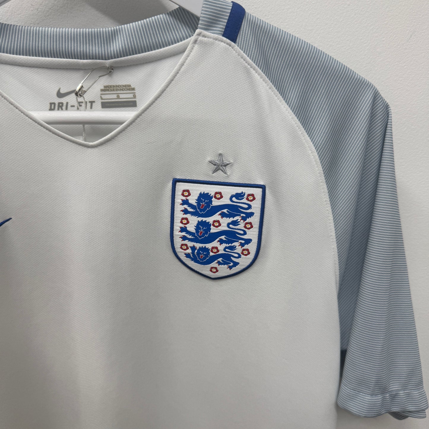 Nike England 16/17 Home Kit Large