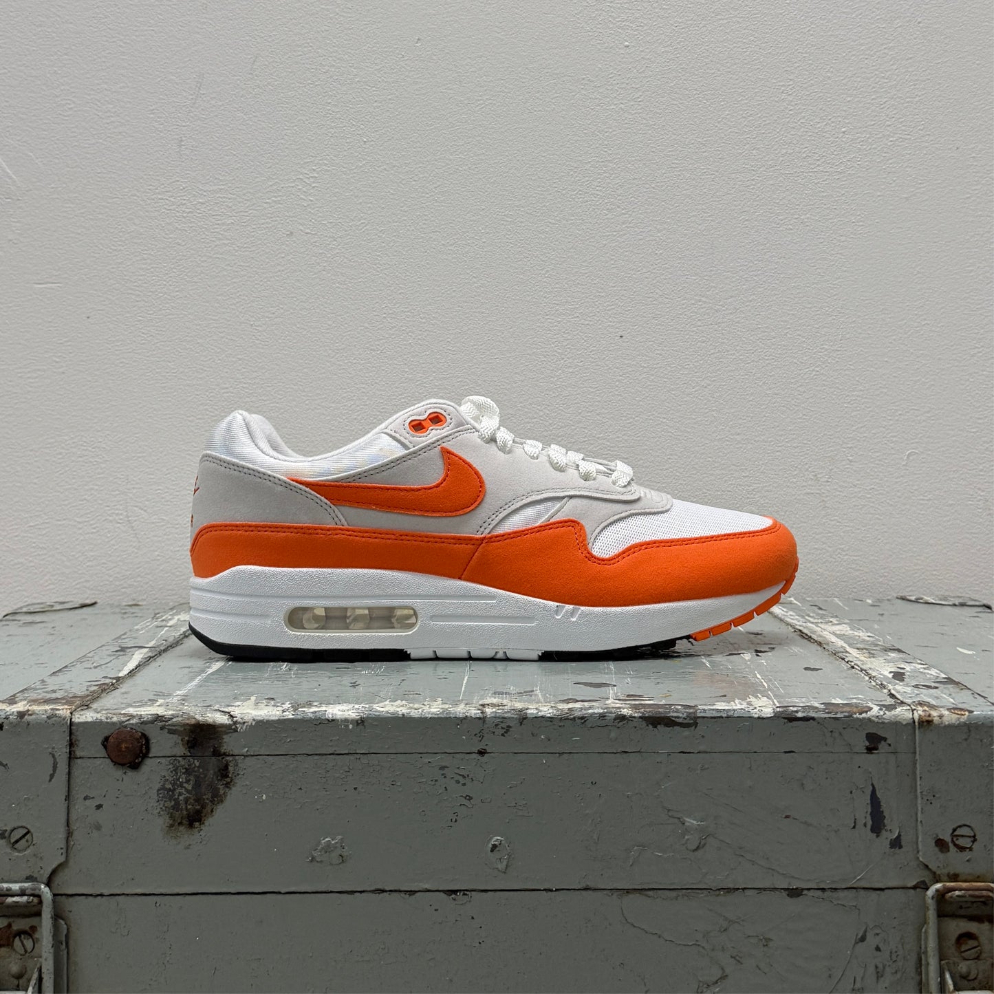 Nike WMNS Air Max 1 Safety Orange