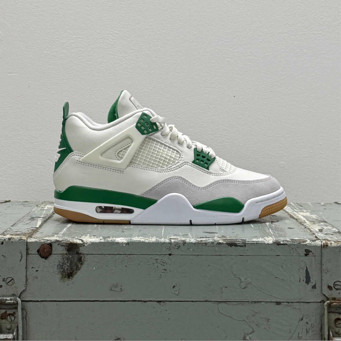 Nike Air Jordan 4 SB 'Pine Green'