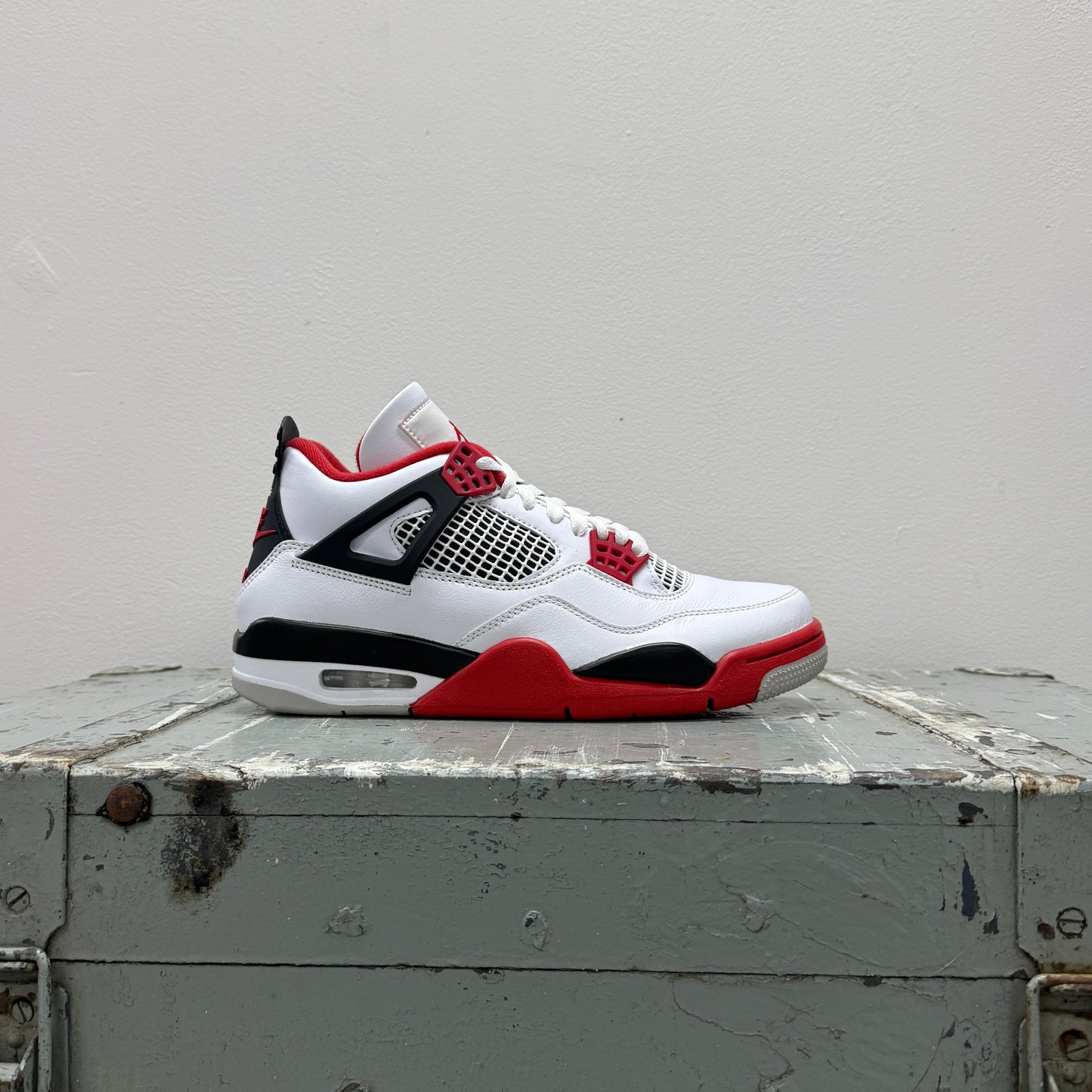 Air Jordan 4 Retro 'Fire Red' (2020)